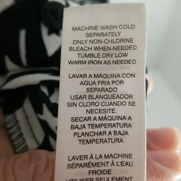 {Chico’s} Black & White Houndstooth Print Blouse 3/4 Sleeve High Low Hem - Picture 13 of 13